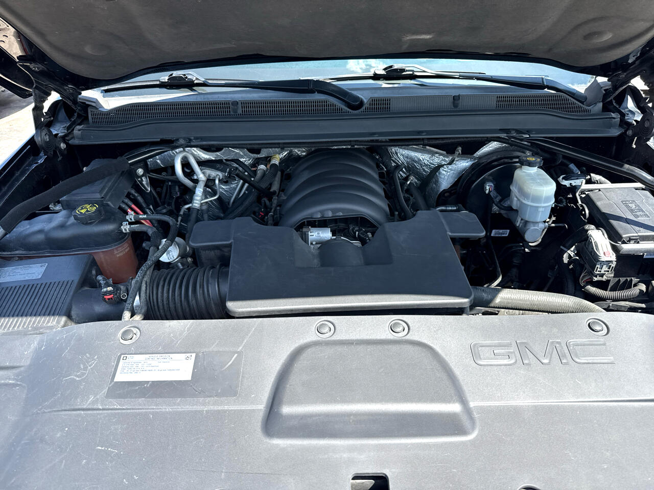 GMC Yukon Denali 4WD 2015 GMC Yukon Denali 4WD 2015