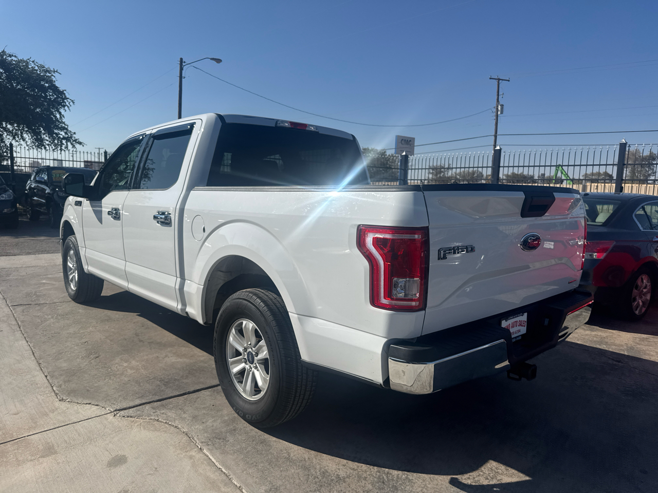 Ford F-150 XLT SuperCrew 5.5-ft. Bed 4WD 2016 Ford F-150 XLT SuperCrew 5.5-ft. Bed 4WD 2016