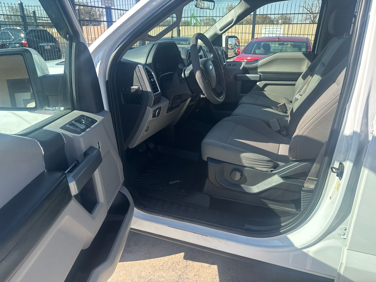 Ford F-150 XLT SuperCrew 5.5-ft. Bed 4WD 2016 Ford F-150 XLT SuperCrew 5.5-ft. Bed 4WD 2016