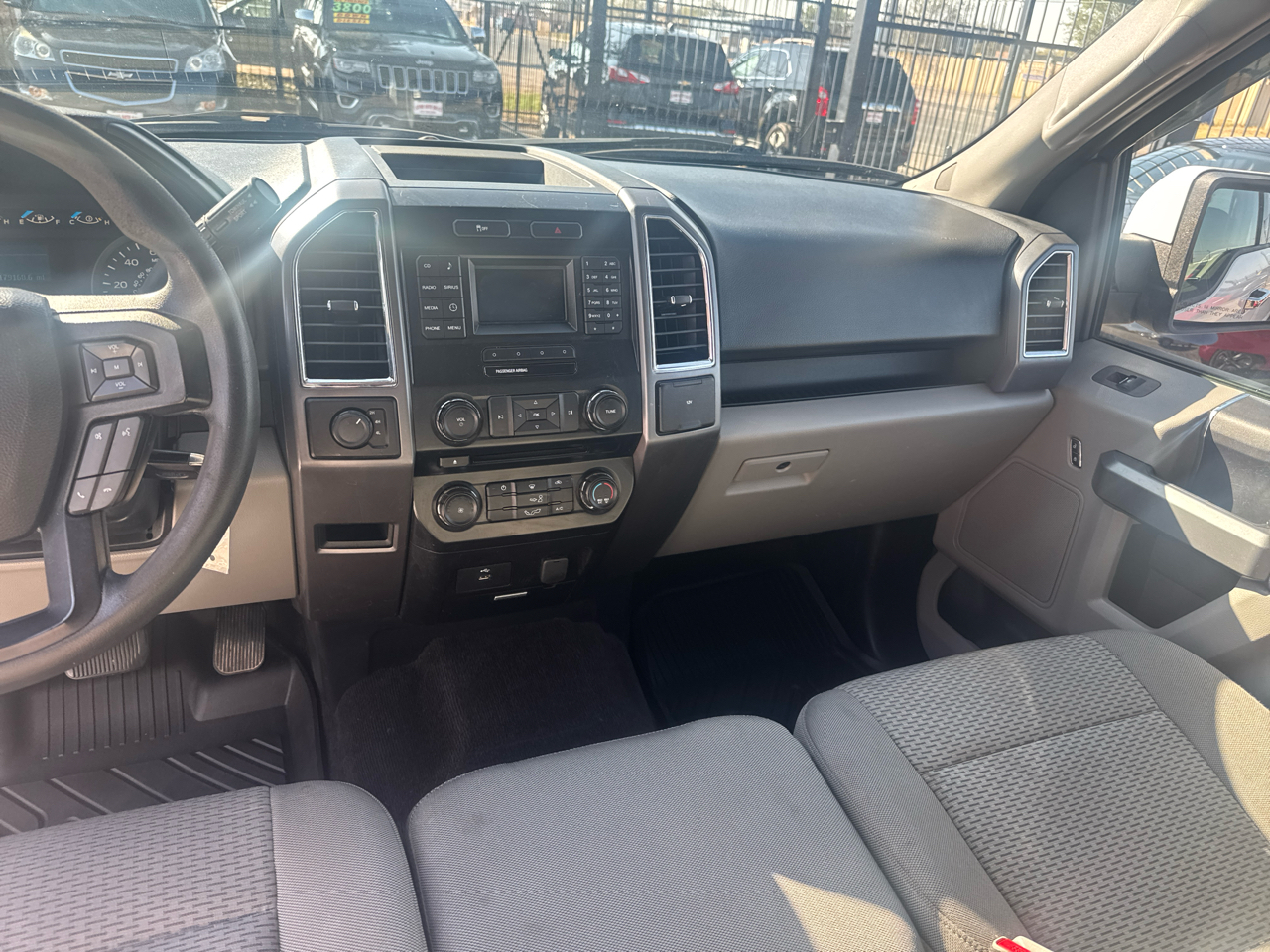 Ford F-150 XLT SuperCrew 5.5-ft. Bed 4WD 2016 Ford F-150 XLT SuperCrew 5.5-ft. Bed 4WD 2016