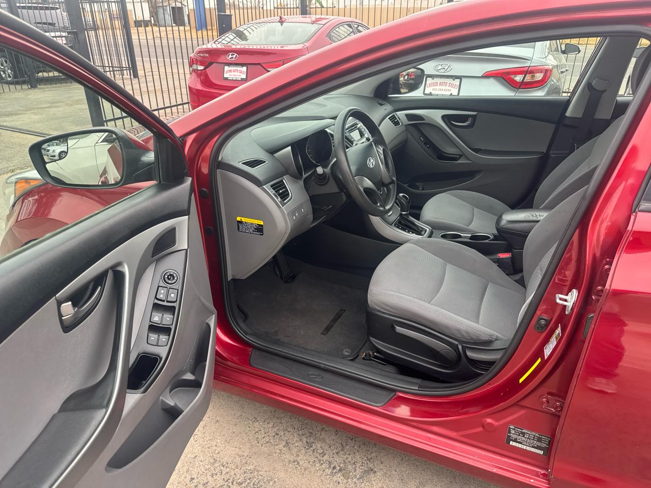 Hyundai Elantra SE A/T 2014