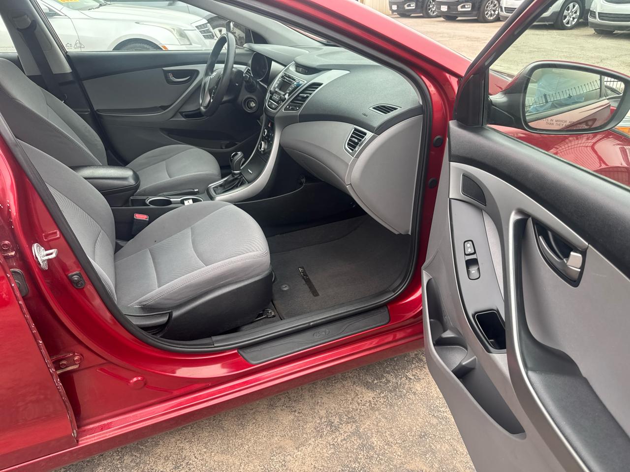 Hyundai Elantra SE A/T 2014