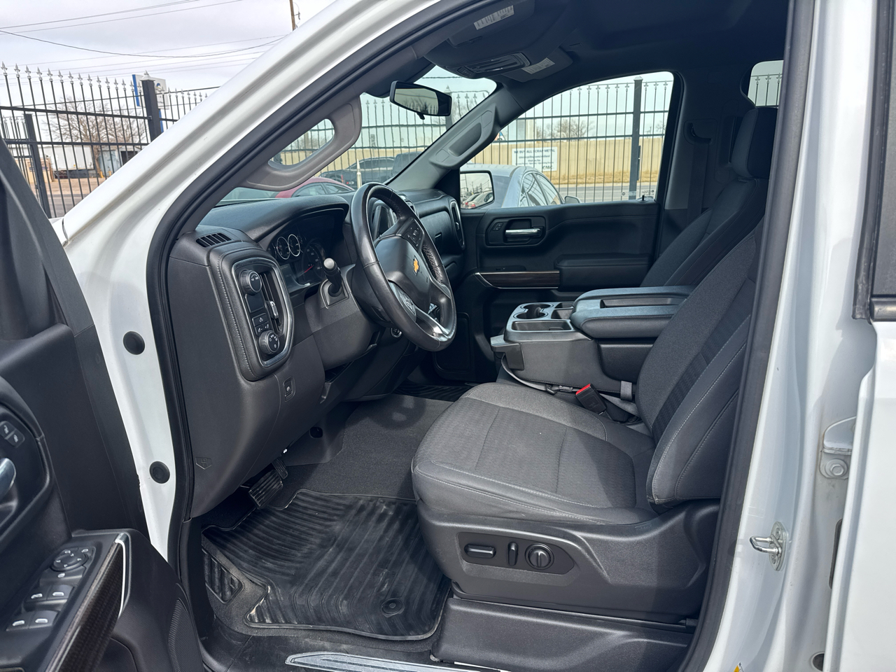 Chevrolet Silverado 1500 LT Crew Cab 2WD 2021