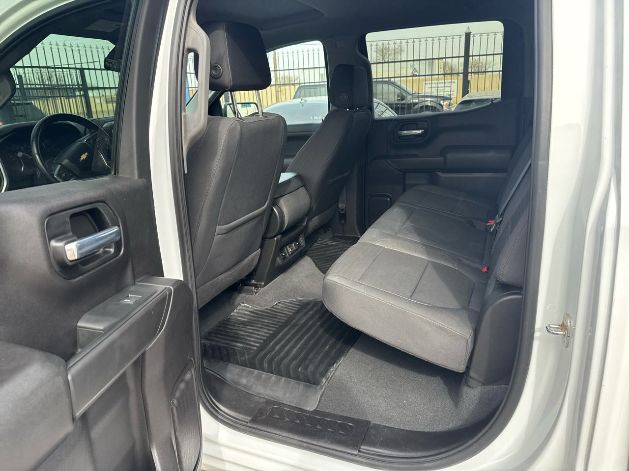 Chevrolet Silverado 1500 LT Crew Cab 2WD 2021