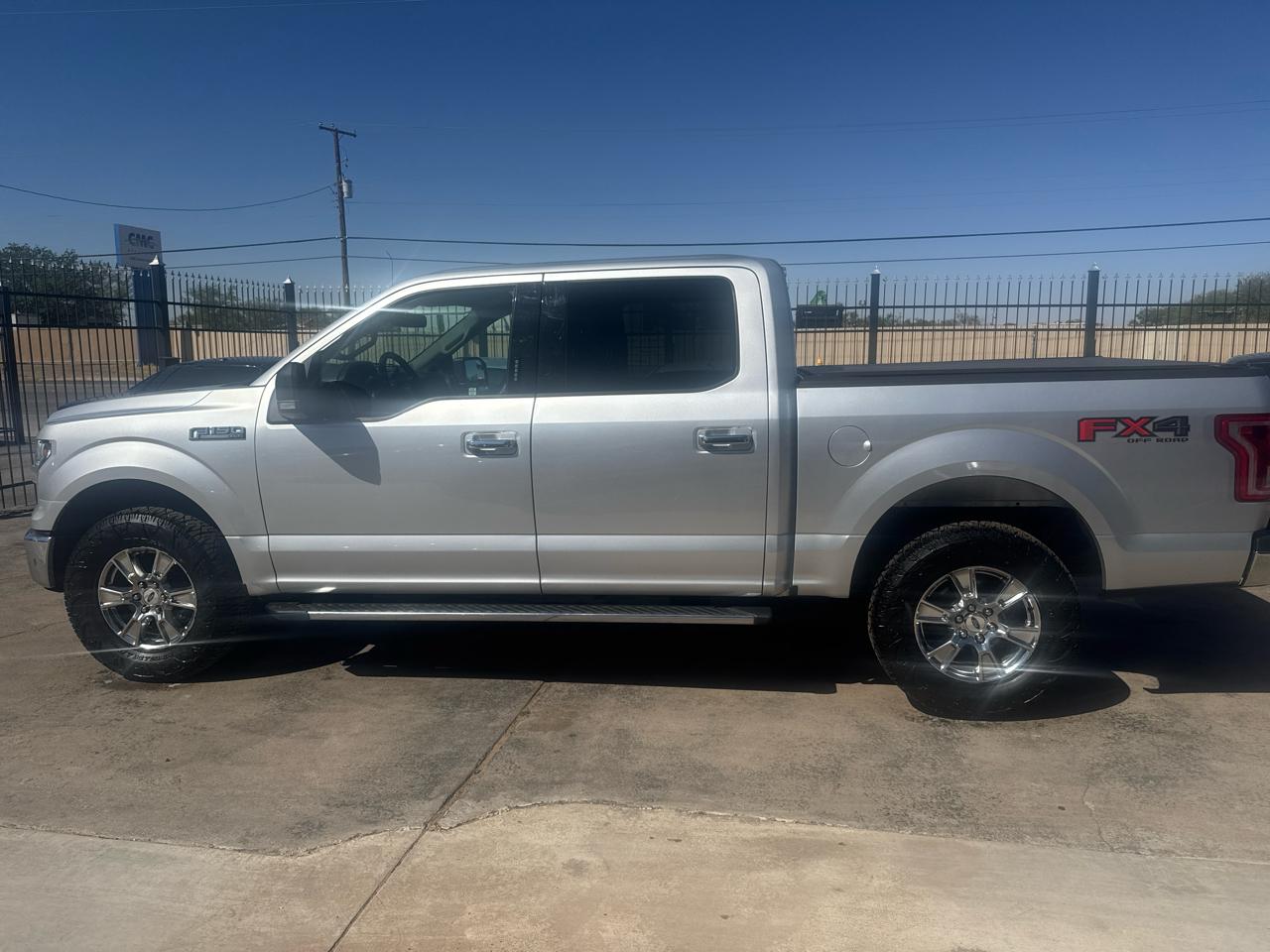 Ford F-150 XL SuperCrew 5.5-ft. Bed 4WD 2015