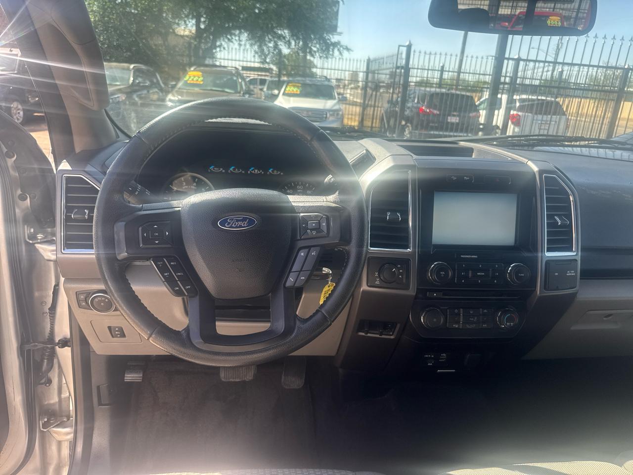 Ford F-150 XL SuperCrew 5.5-ft. Bed 4WD 2015