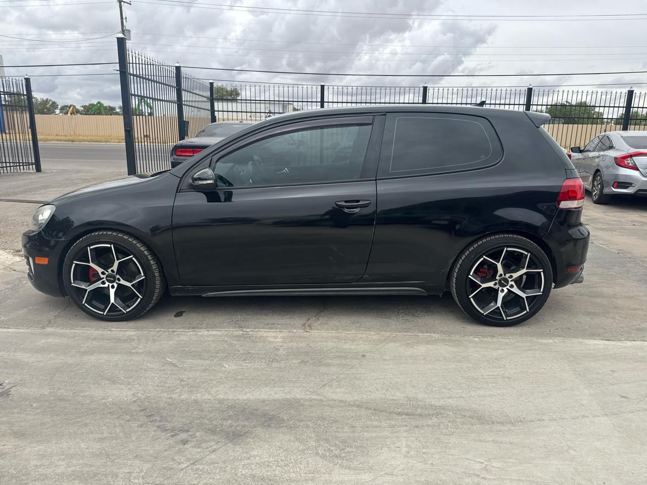 Volkswagen GTI 2.0T Coupe PZEV 2011