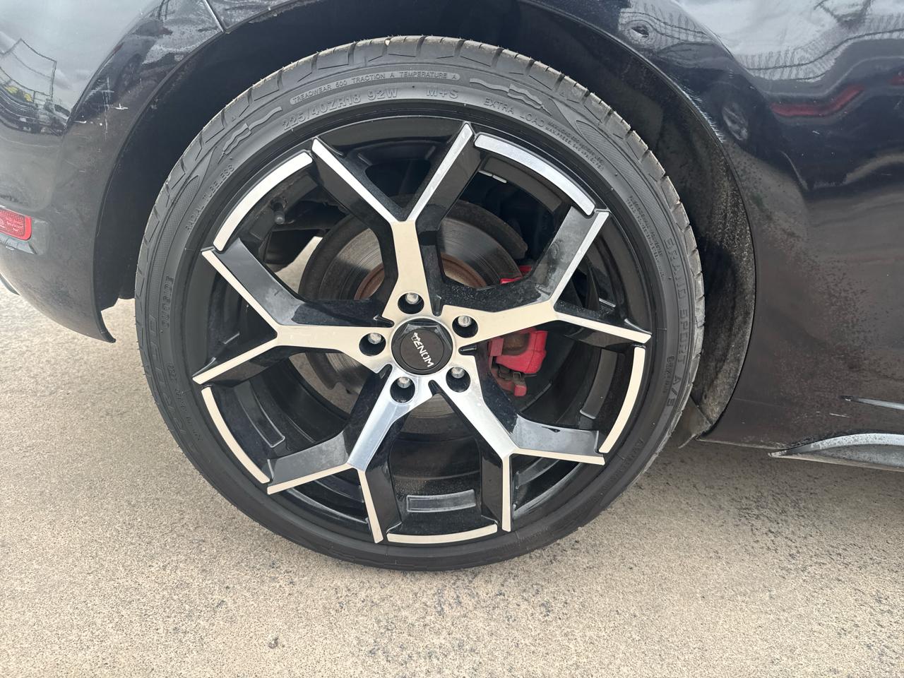 Volkswagen GTI 2.0T Coupe PZEV 2011