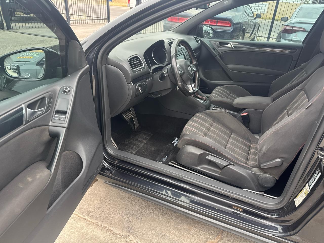 Volkswagen GTI 2.0T Coupe PZEV 2011