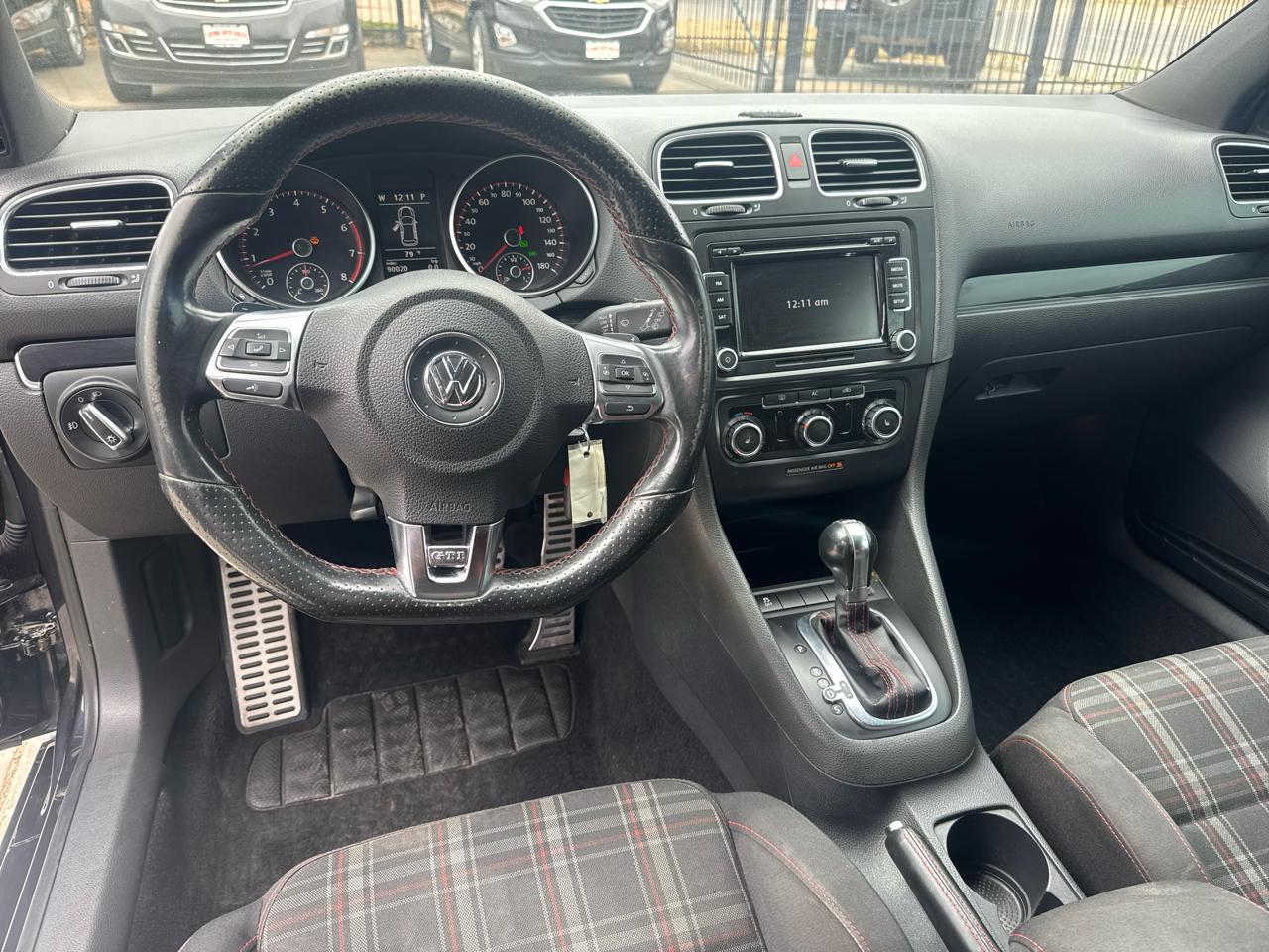 Volkswagen GTI 2.0T Coupe PZEV 2011