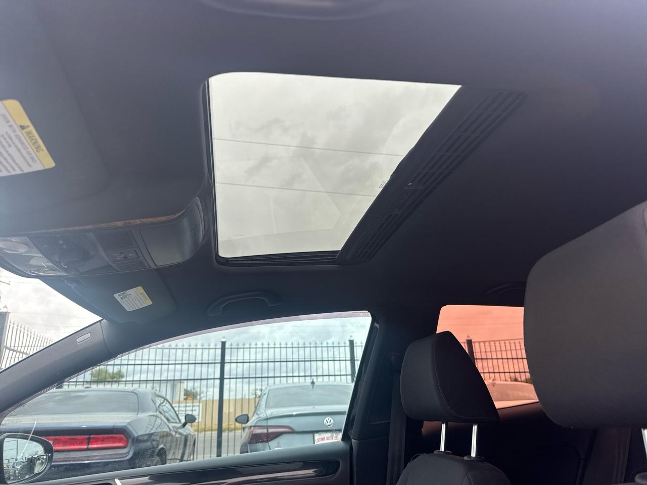 Volkswagen GTI 2.0T Coupe PZEV 2011