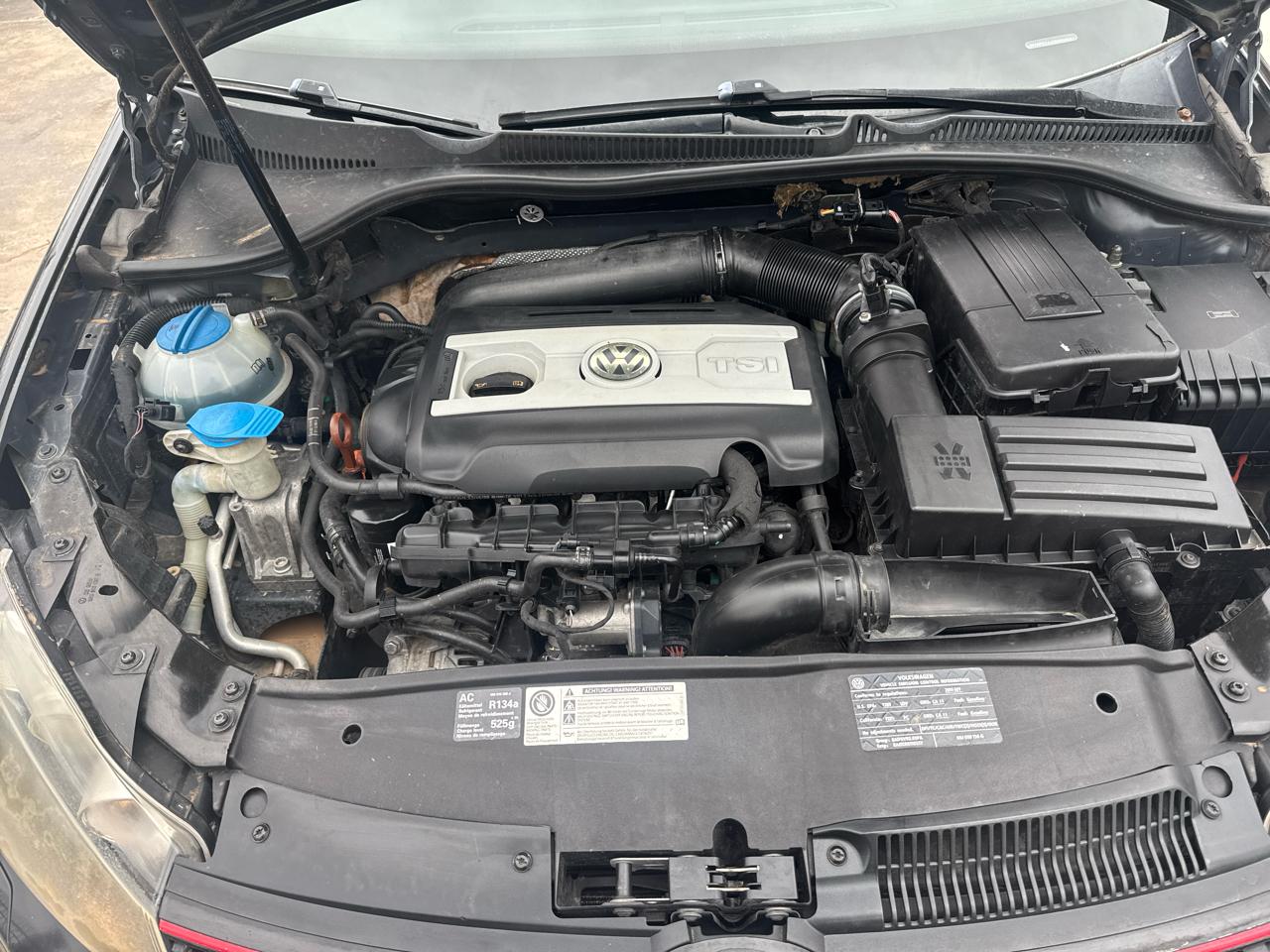 Volkswagen GTI 2.0T Coupe PZEV 2011