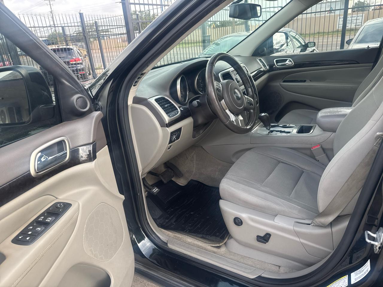 Jeep Grand Cherokee Laredo 2WD 2013
