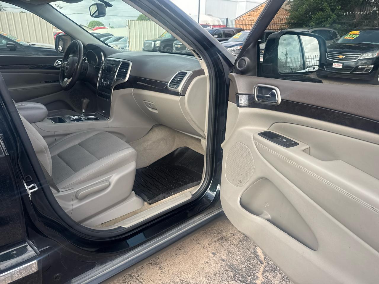 Jeep Grand Cherokee Laredo 2WD 2013