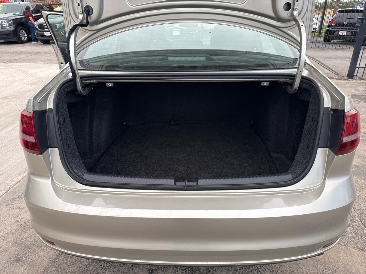 Volkswagen Jetta 1.4T S Auto 2016