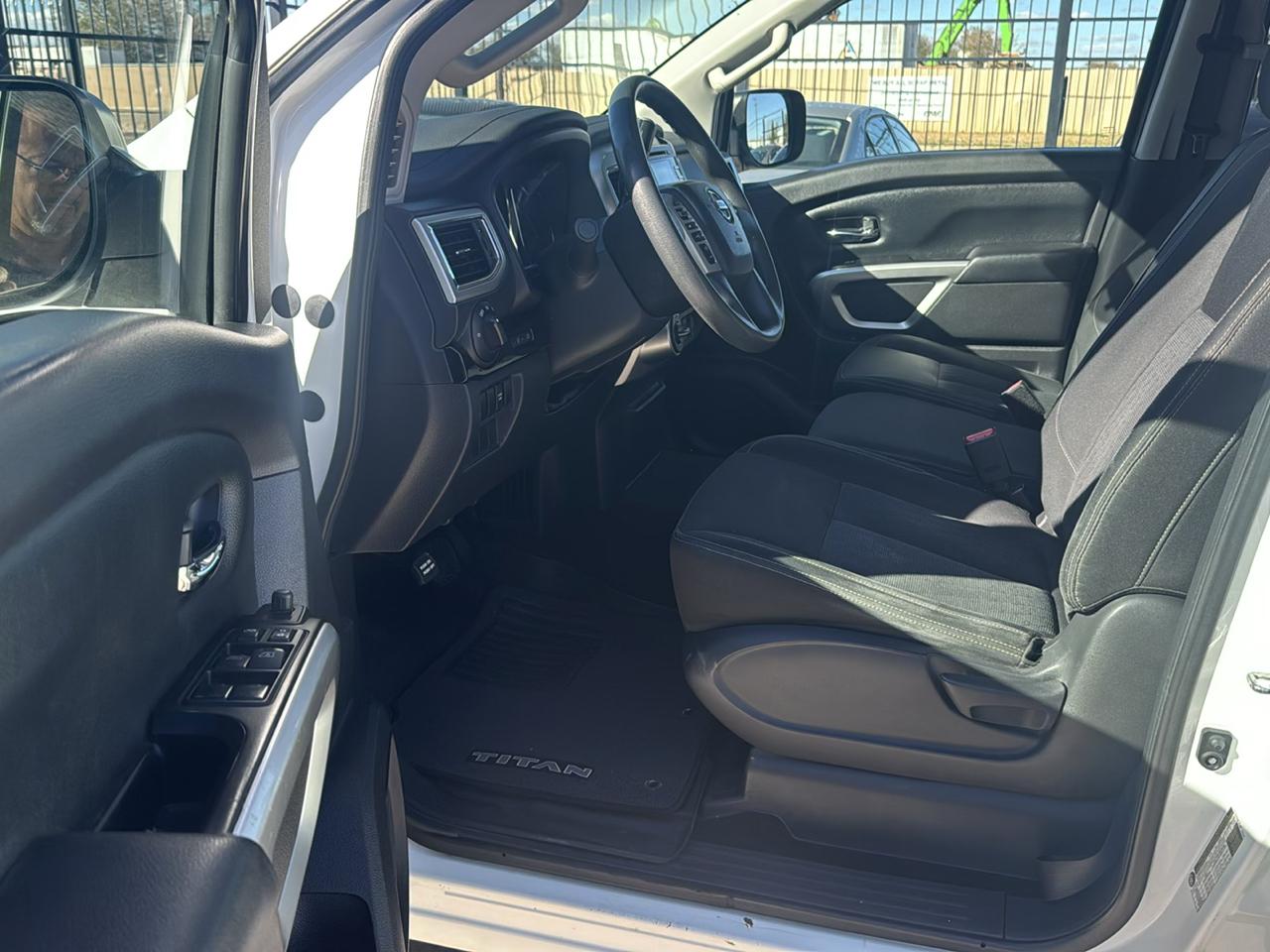 Nissan Titan S Crew Cab 4WD 2018