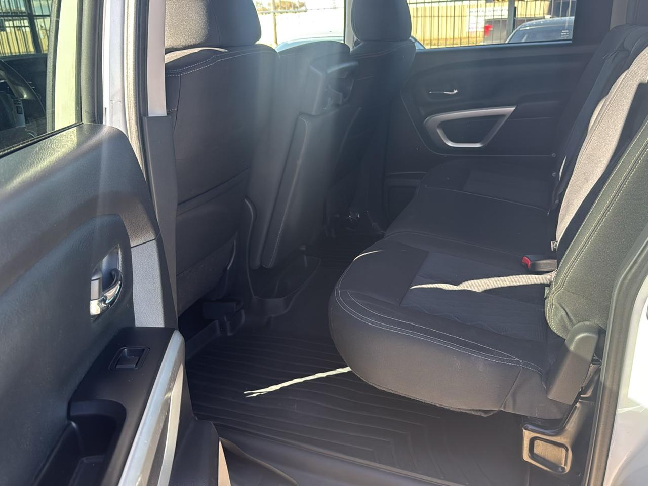 Nissan Titan S Crew Cab 4WD 2018