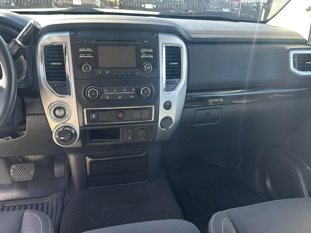 Nissan Titan S Crew Cab 4WD 2018