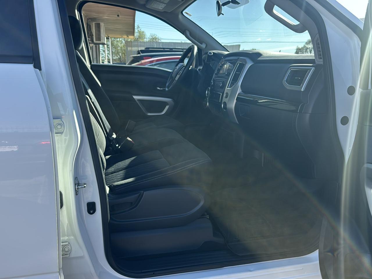 Nissan Titan S Crew Cab 4WD 2018
