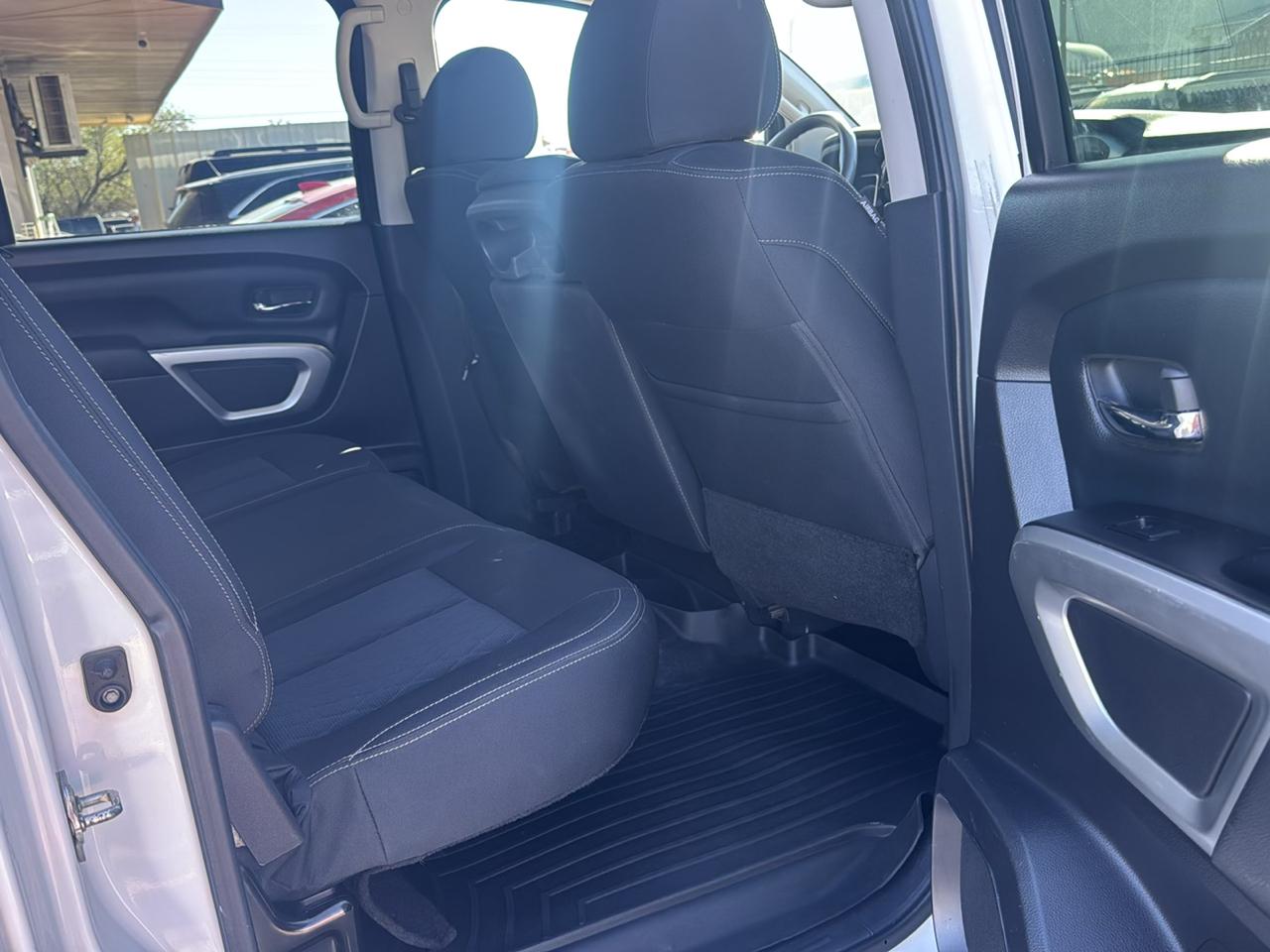 Nissan Titan S Crew Cab 4WD 2018