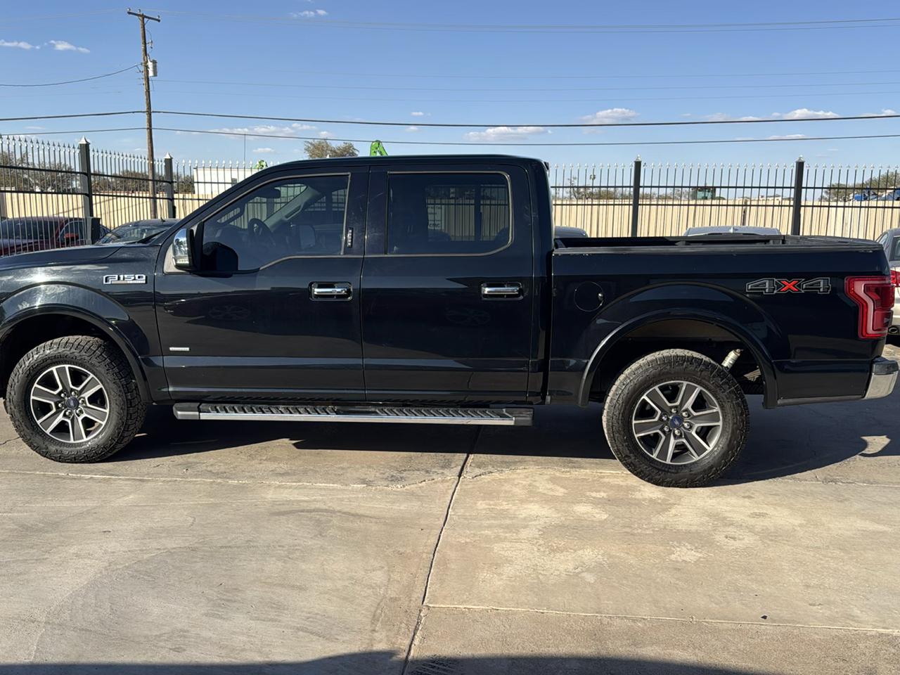 Ford F-150 Lariat SuperCrew 5.5-ft. Bed 4WD 2016