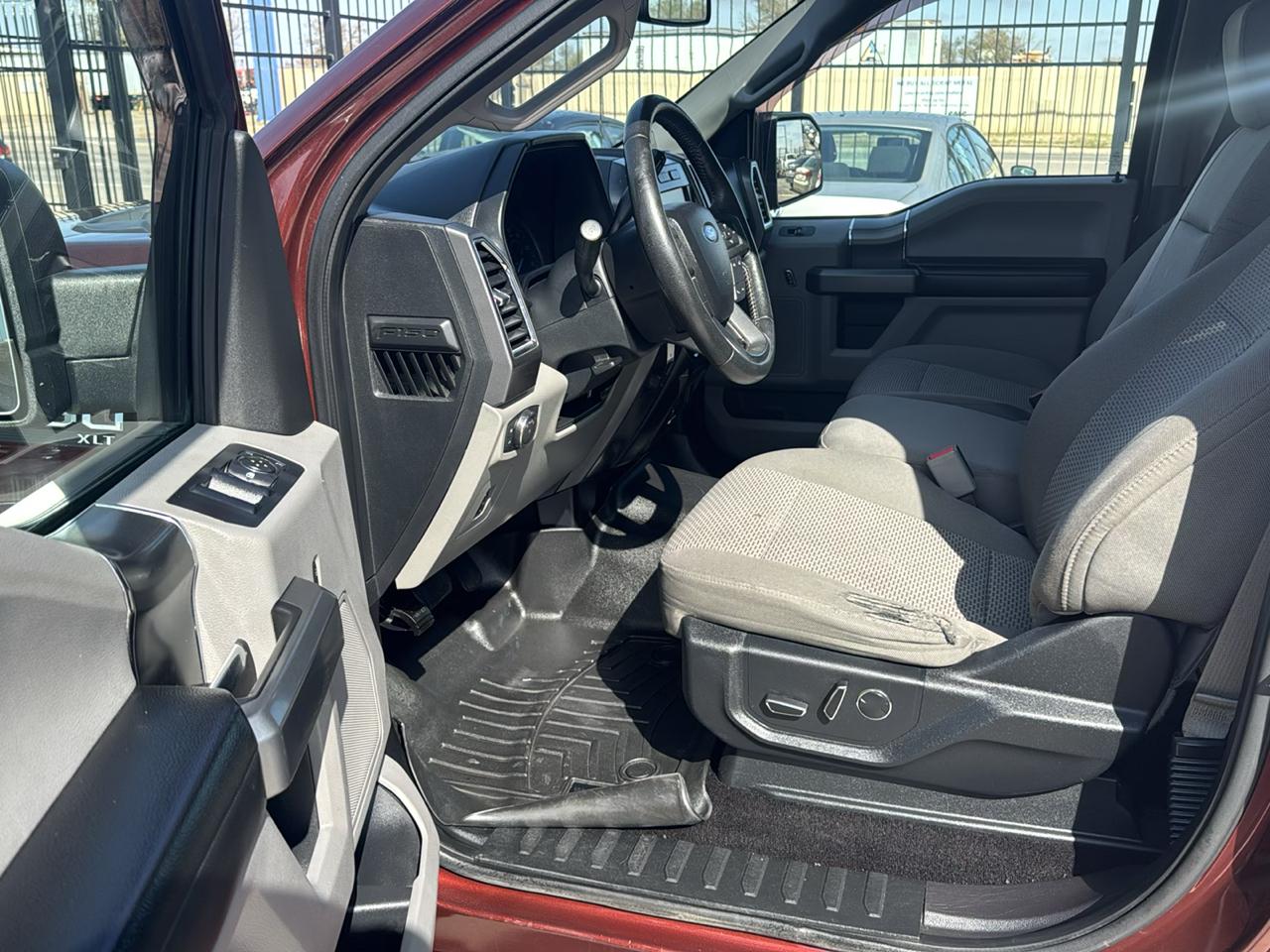 Ford F-150 XLT SuperCrew 6.5-ft. Bed 4WD 2015
