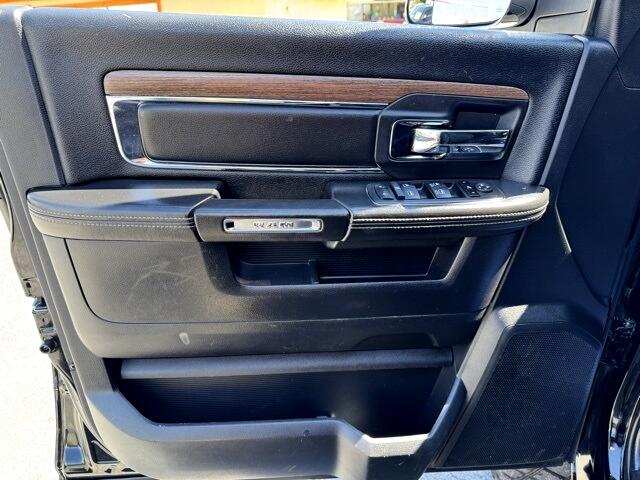 RAM 3500 4WD Crew Cab 149" Laramie 2015
