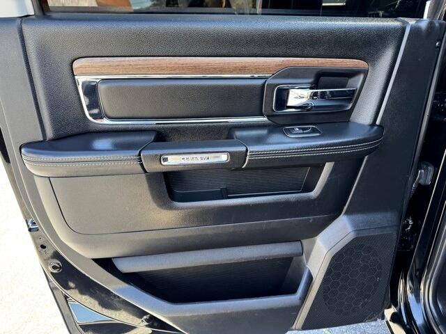 RAM 3500 4WD Crew Cab 149" Laramie 2015