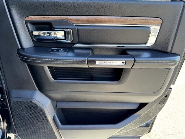 RAM 3500 4WD Crew Cab 149" Laramie 2015