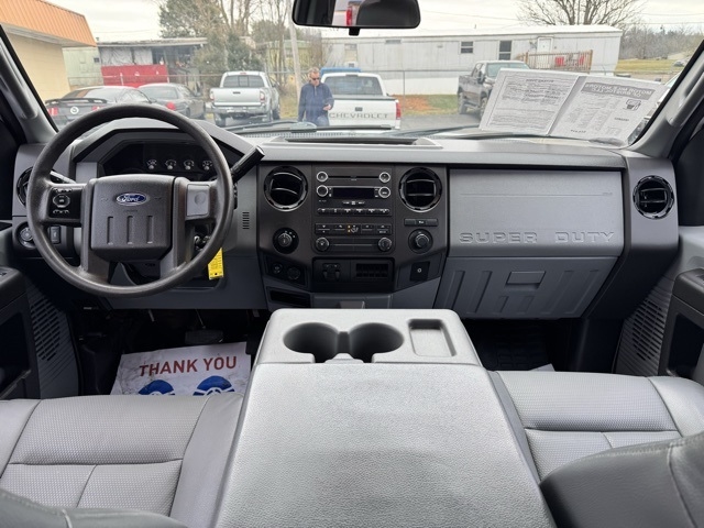 Ford Super Duty F-250 SRW 4WD Crew Cab 156" XL 2016