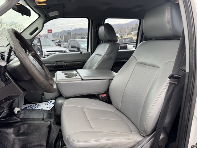 Ford Super Duty F-250 SRW 4WD Crew Cab 156" XL 2016