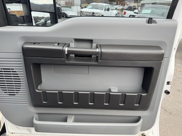 Ford Super Duty F-250 SRW 4WD Crew Cab 156" XL 2016