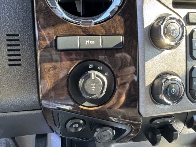 Ford Super Duty F-250 SRW 4WD Crew Cab 156" Platinum 2015 Ford Super Duty F-250 SRW 4WD Crew Cab 156" Platinum 2015