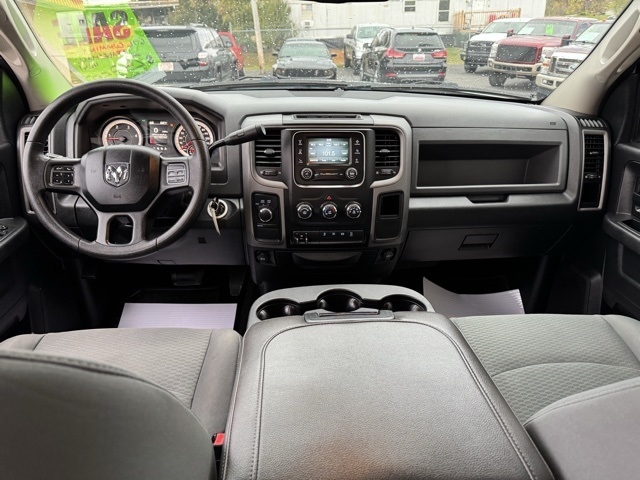 RAM 2500 4WD Crew Cab 149" Tradesman 2016 RAM 2500 4WD Crew Cab 149" Tradesman 2016