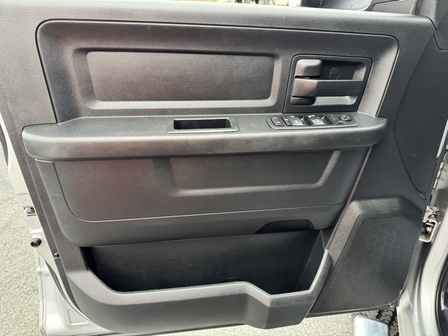 RAM 2500 4WD Crew Cab 149" Tradesman 2016 RAM 2500 4WD Crew Cab 149" Tradesman 2016