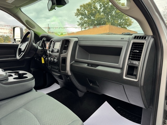 RAM 2500 4WD Crew Cab 149" Tradesman 2016 RAM 2500 4WD Crew Cab 149" Tradesman 2016