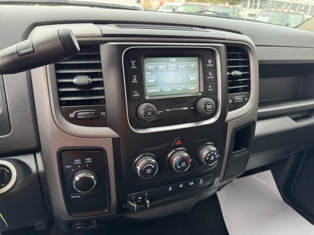 RAM 2500 4WD Crew Cab 149" Tradesman 2016 RAM 2500 4WD Crew Cab 149" Tradesman 2016