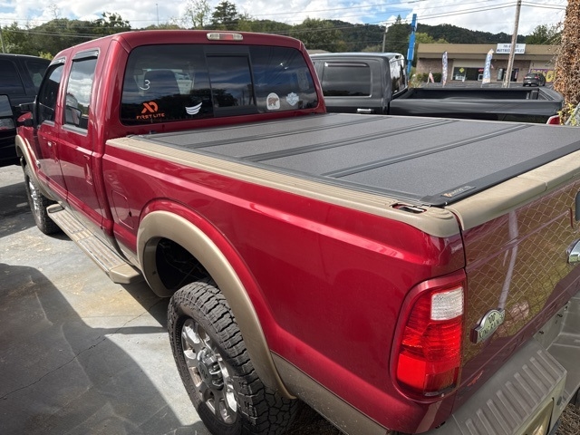 2013 Ford F-250 Lariat photo 2