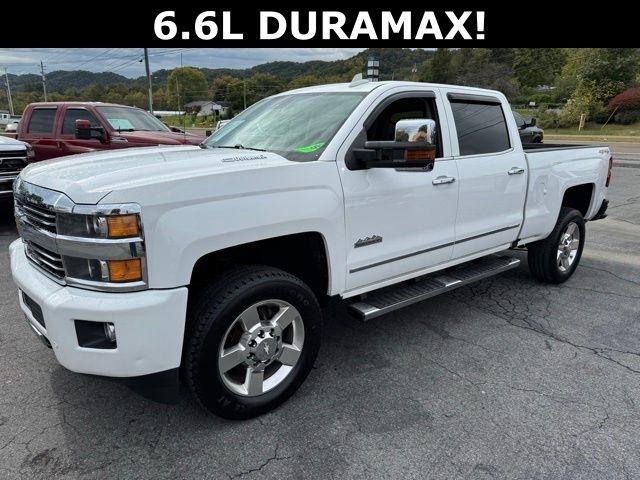 Chevrolet Silverado 2500HD Built After Aug 14 4WD Crew Cab 153.7" High Country 2015