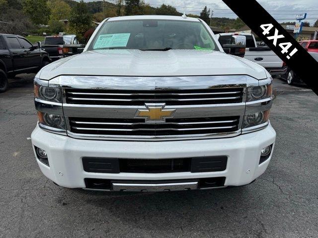 Chevrolet Silverado 2500HD Built After Aug 14 4WD Crew Cab 153.7" High Country 2015