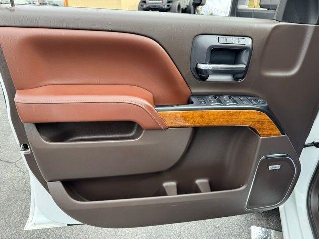 Chevrolet Silverado 2500HD Built After Aug 14 4WD Crew Cab 153.7" High Country 2015