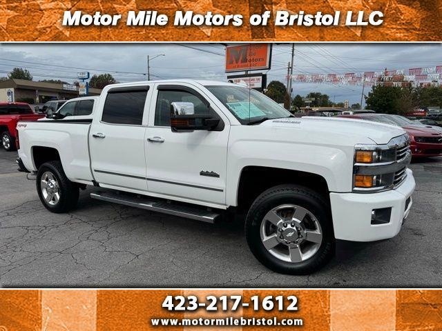 2015 Chevrolet Silverado 2500HD Built After Aug 14 4WD Crew Cab 153.7" High Country