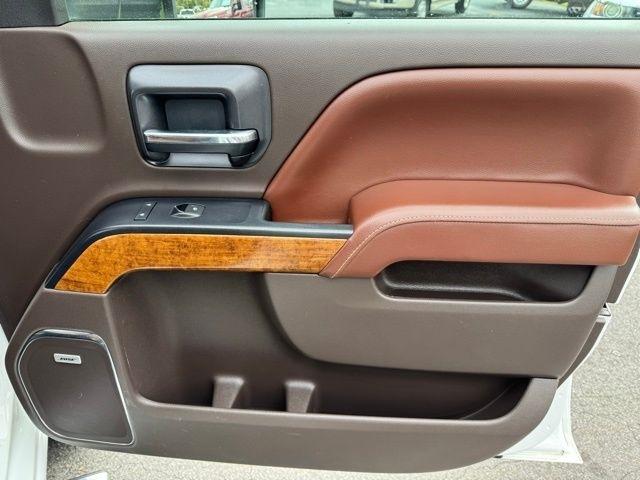 Chevrolet Silverado 2500HD Built After Aug 14 4WD Crew Cab 153.7" High Country 2015