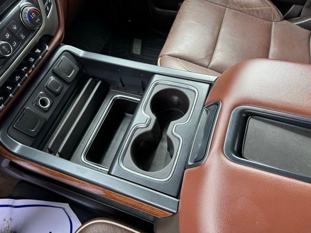 Chevrolet Silverado 2500HD Built After Aug 14 4WD Crew Cab 153.7" High Country 2015