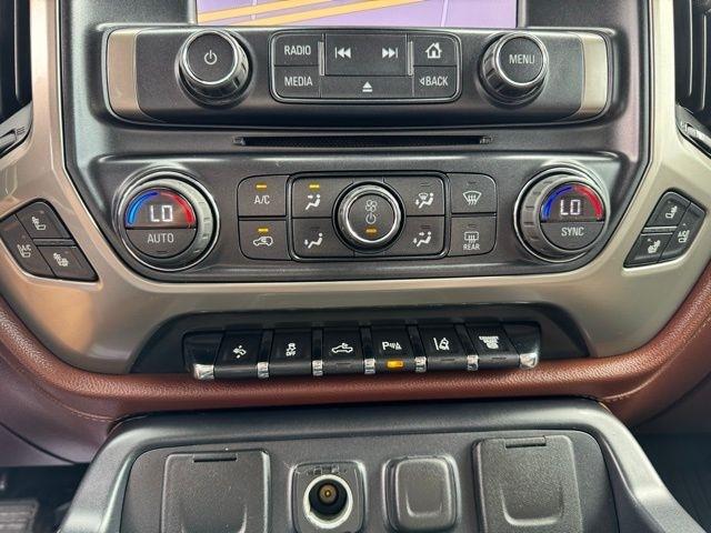 Chevrolet Silverado 2500HD Built After Aug 14 4WD Crew Cab 153.7" High Country 2015