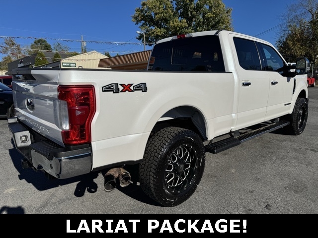 Ford Super Duty F-250 SRW Lariat 4WD Crew Cab 8' Box 2017 Ford Super Duty F-250 SRW Lariat 4WD Crew Cab 8' Box 2017