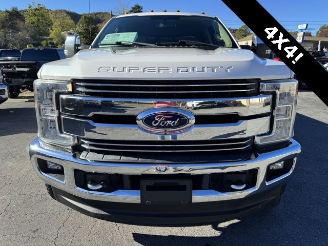 Ford Super Duty F-250 SRW Lariat 4WD Crew Cab 8' Box 2017 Ford Super Duty F-250 SRW Lariat 4WD Crew Cab 8' Box 2017