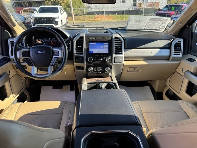 Ford Super Duty F-250 SRW Lariat 4WD Crew Cab 8' Box 2017 Ford Super Duty F-250 SRW Lariat 4WD Crew Cab 8' Box 2017