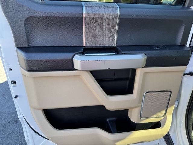 Ford Super Duty F-250 SRW Lariat 4WD Crew Cab 8' Box 2017 Ford Super Duty F-250 SRW Lariat 4WD Crew Cab 8' Box 2017