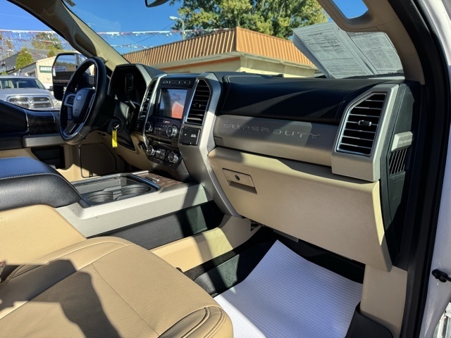 Ford Super Duty F-250 SRW Lariat 4WD Crew Cab 8' Box 2017 Ford Super Duty F-250 SRW Lariat 4WD Crew Cab 8' Box 2017